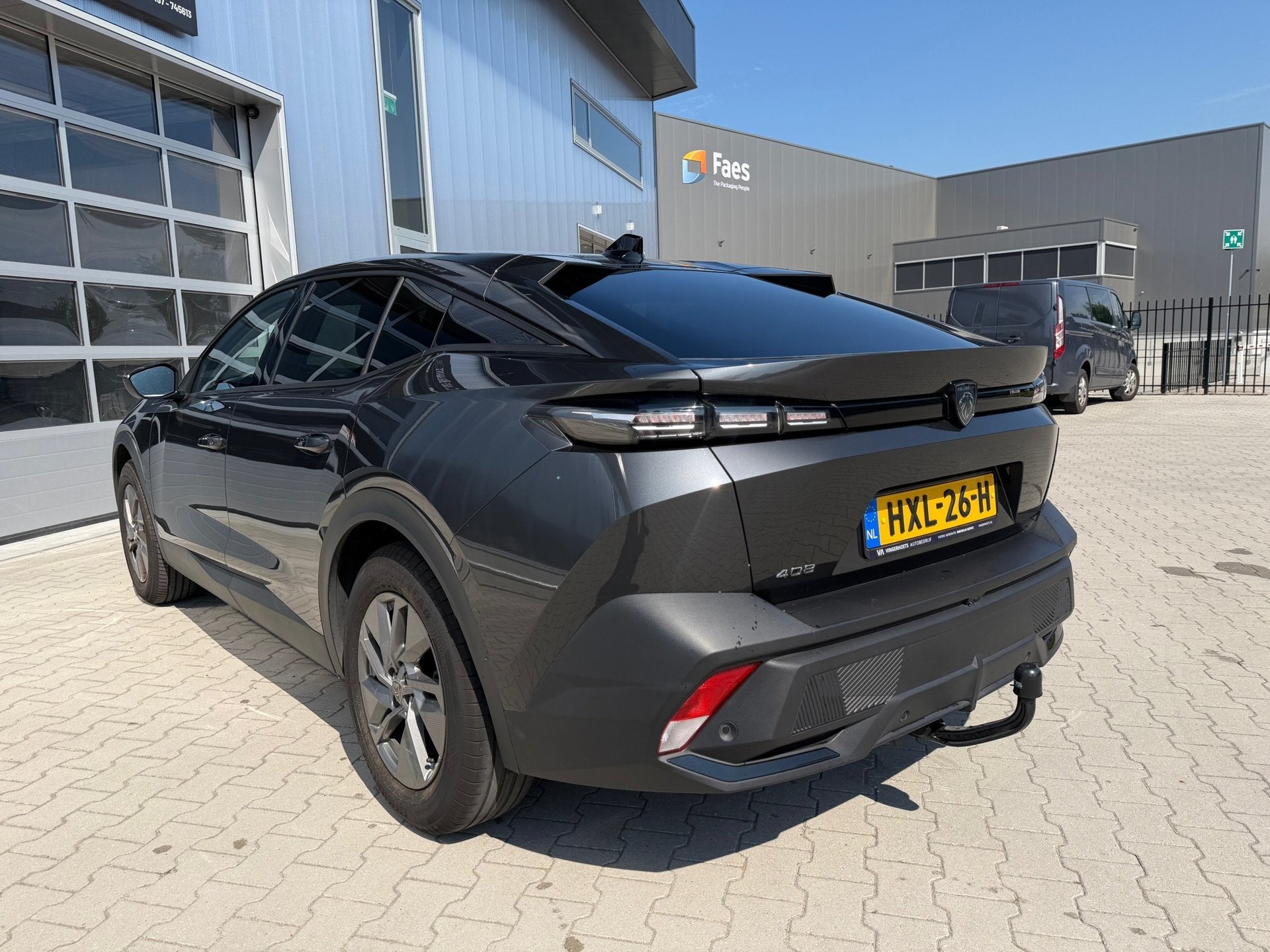Peugeot 408 1.2 PureTech Allure 130 EAT8 / led / 65.000 km/, Dealer onderhouden, Gebruikt, 1199 cc, Leder en Stof