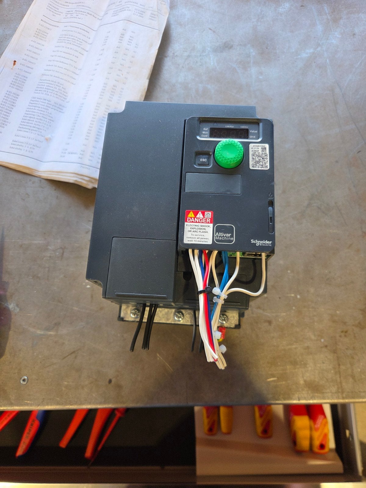 Schneider Altivar 320 Frequentieregelaar 2.2kW met remw., Ophalen of Verzenden, Zo goed als nieuw