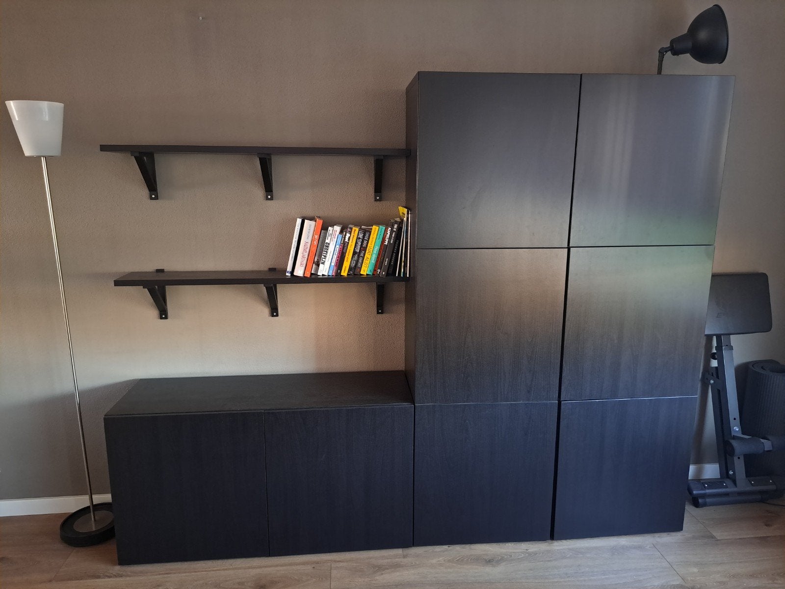 Ikea Besta wandkasten zwartbruin, Ophalen, Met deur(en), Zo goed als nieuw, 150 tot 200 cm