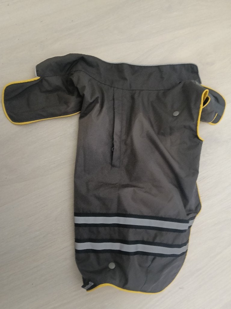 Regenjas hond beeztees maat 40, Dieren en Toebehoren, Gebruikt, Hondenregenjas, Ophalen of Verzenden, Ademend