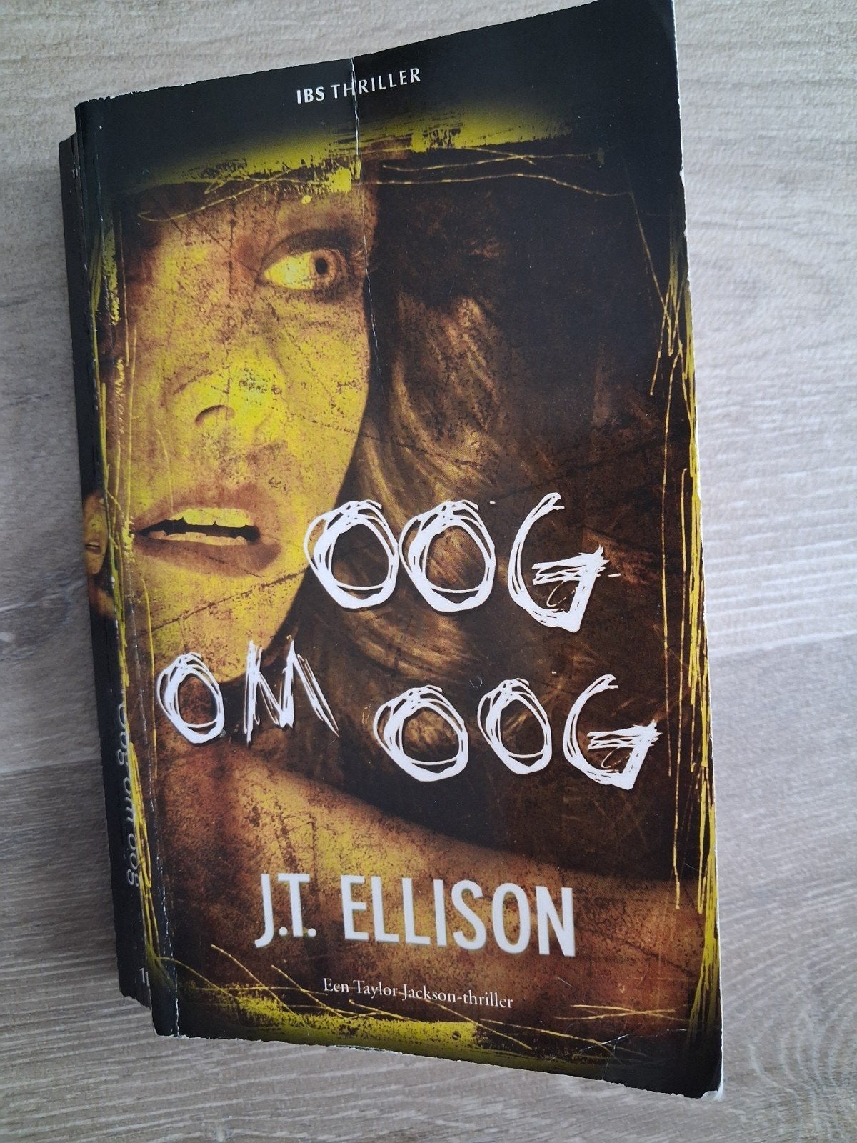 Oog om oog - J.T. Ellison, Boeken, Ophalen of Verzenden, Zo goed als nieuw