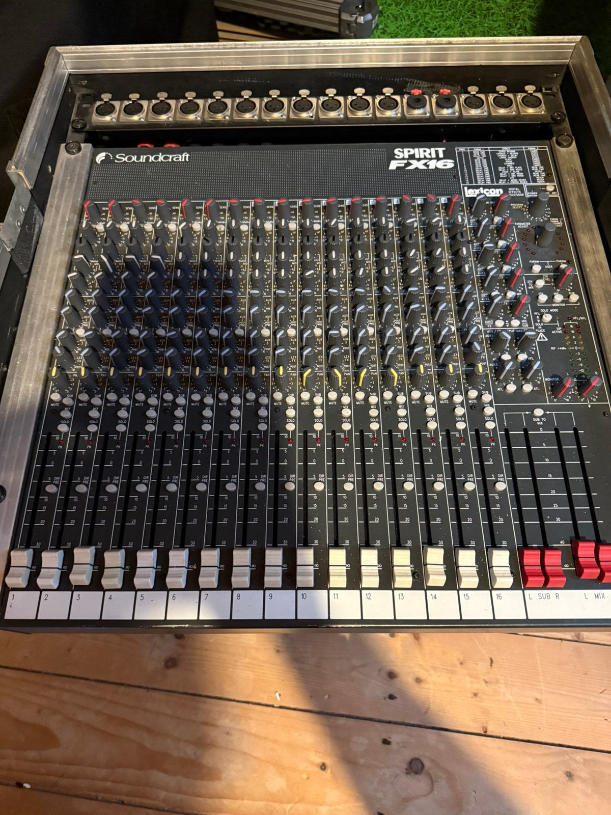 Soundcraft Spirit FX 16, randappatuur en flightcase, Ophalen, Zo goed als nieuw