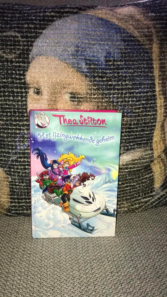 Thea Sisters 12 - Gekrakeel om een Schots kasteel, Boeken, Ophalen of Verzenden, Zo goed als nieuw, Fictie algemeen