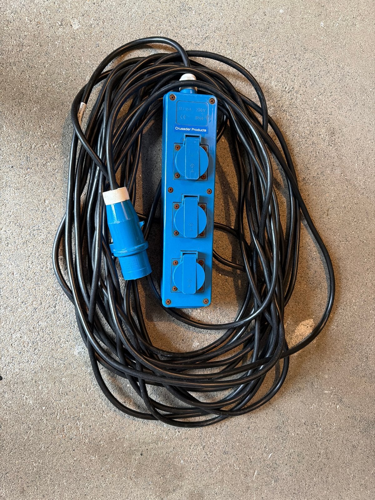 Verlengsnoer met 3 stopcontacten - Ideaal voor buiten, Ophalen of Verzenden, Gebruikt, Overige merken, Kabel of Snoer
