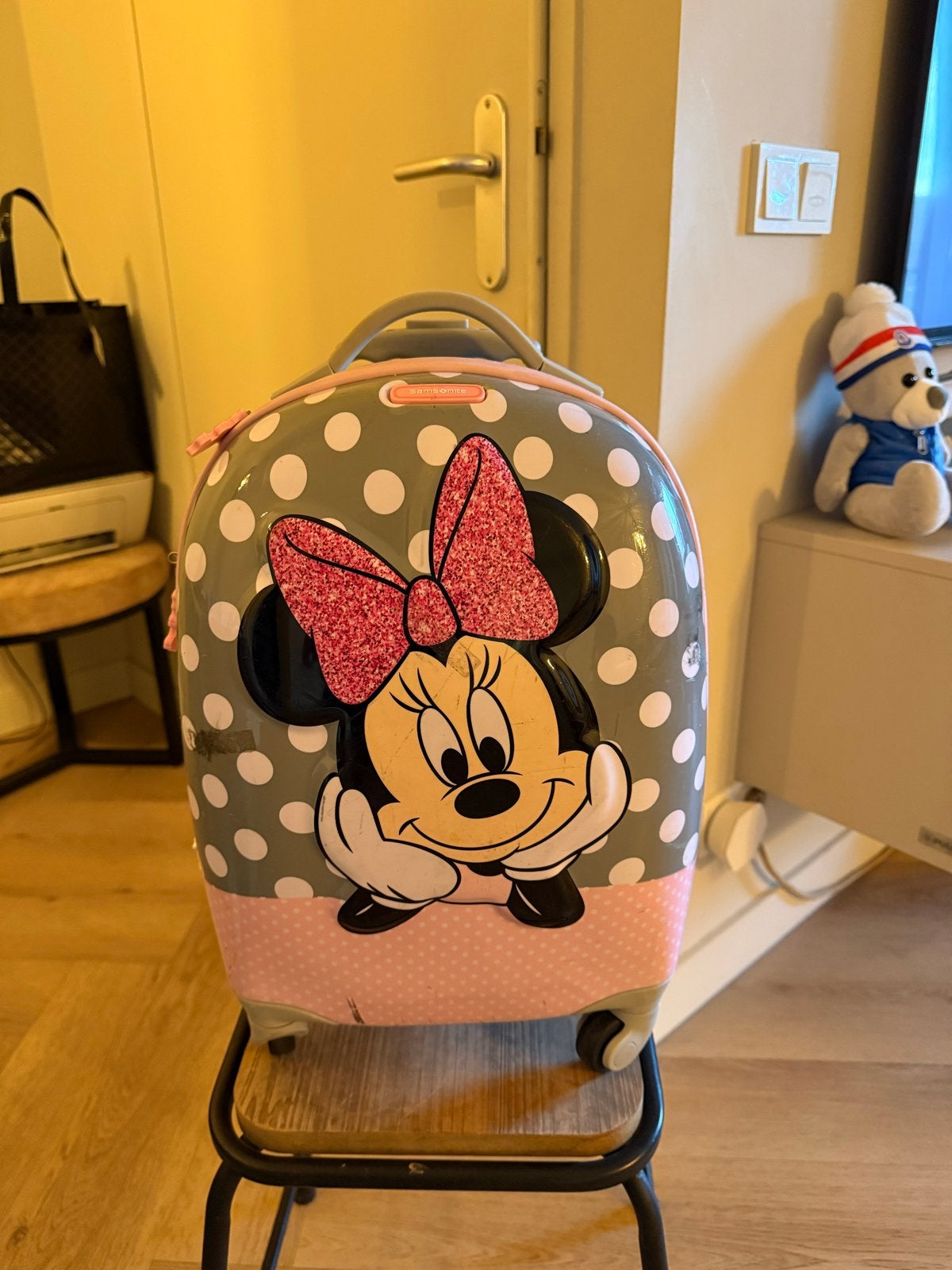 Minnie Mouse Kinderkoffer met Wieltjes en Uitschuifbare Hand, 40 tot 60 cm, Gebruikt, 20 tot 30 cm, Ophalen of Verzenden