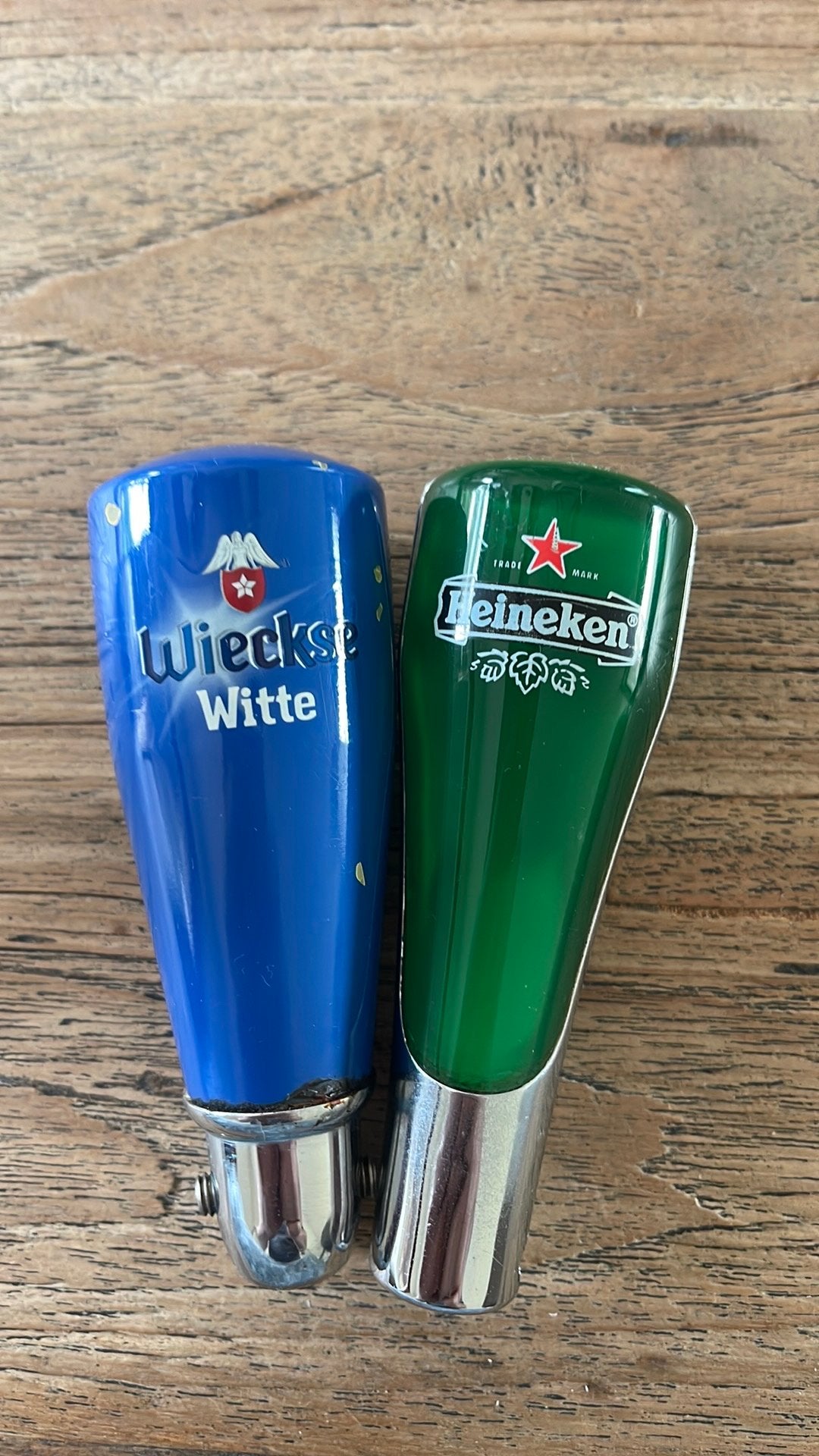 Twee tapknoppen van Heineken en Wieckse Witte, Verzamelen, Biermerken, Verzenden, Zo goed als nieuw, Heineken