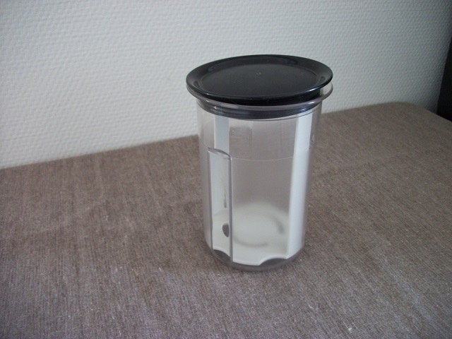 Tupperware Zuurpot ( klein model, zwart deksel ), Huis en Inrichting, Keuken | Tupperware, Gebruikt, Overige kleuren, Zuurpot