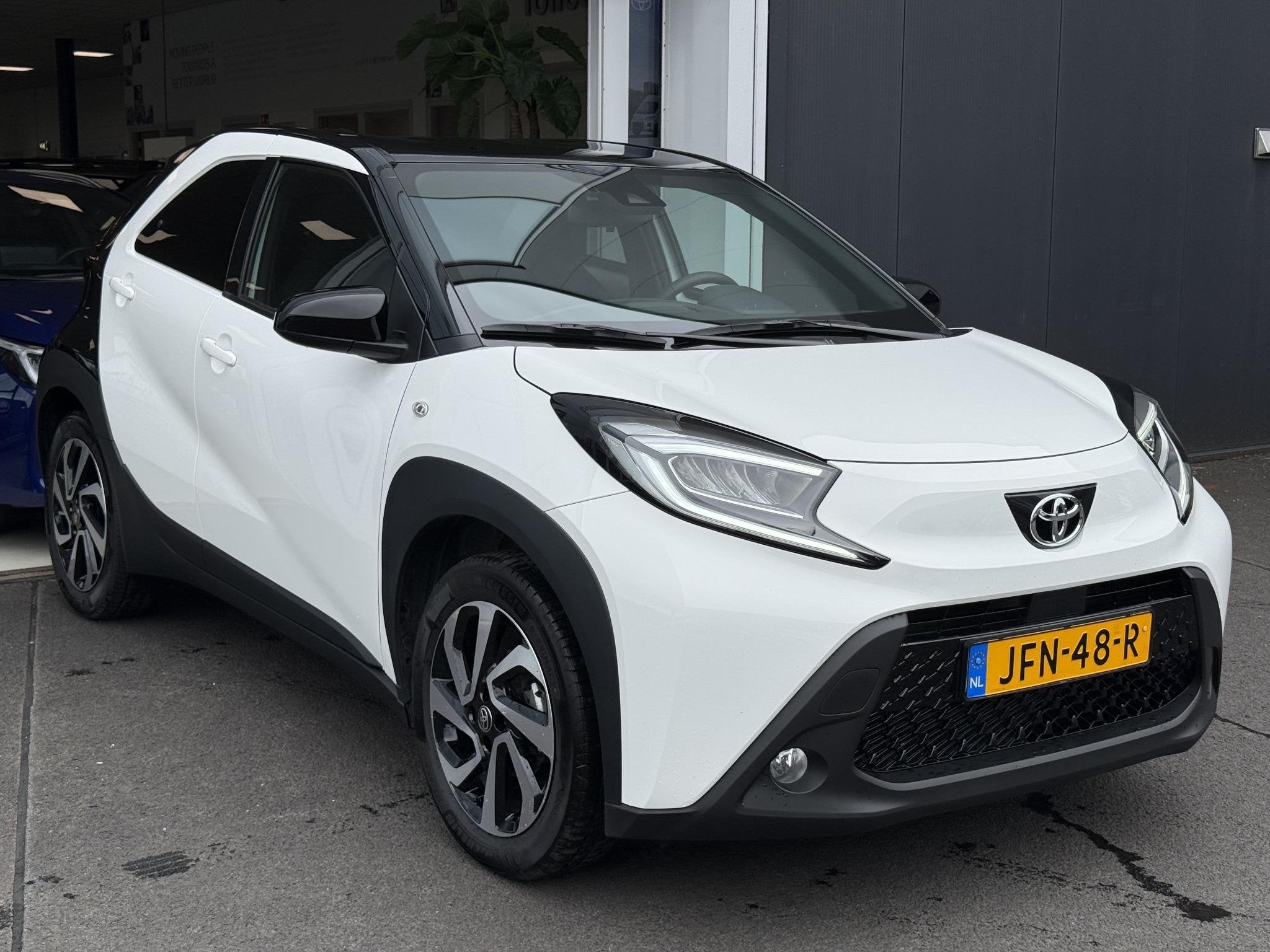 Toyota Aygo X 1.0 VVT-i S-CVT Pulse Automaat NL-auto, Lichtm, Auto's, Stof, Gebruikt, Euro 6, Start-stop-systeem