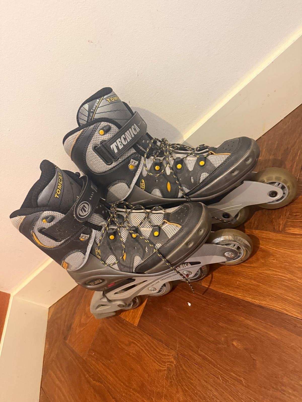 Inline skates Tecnica Tomcat met handbeschermers, Overige merken, Gebruikt, Heren, Ophalen of Verzenden
