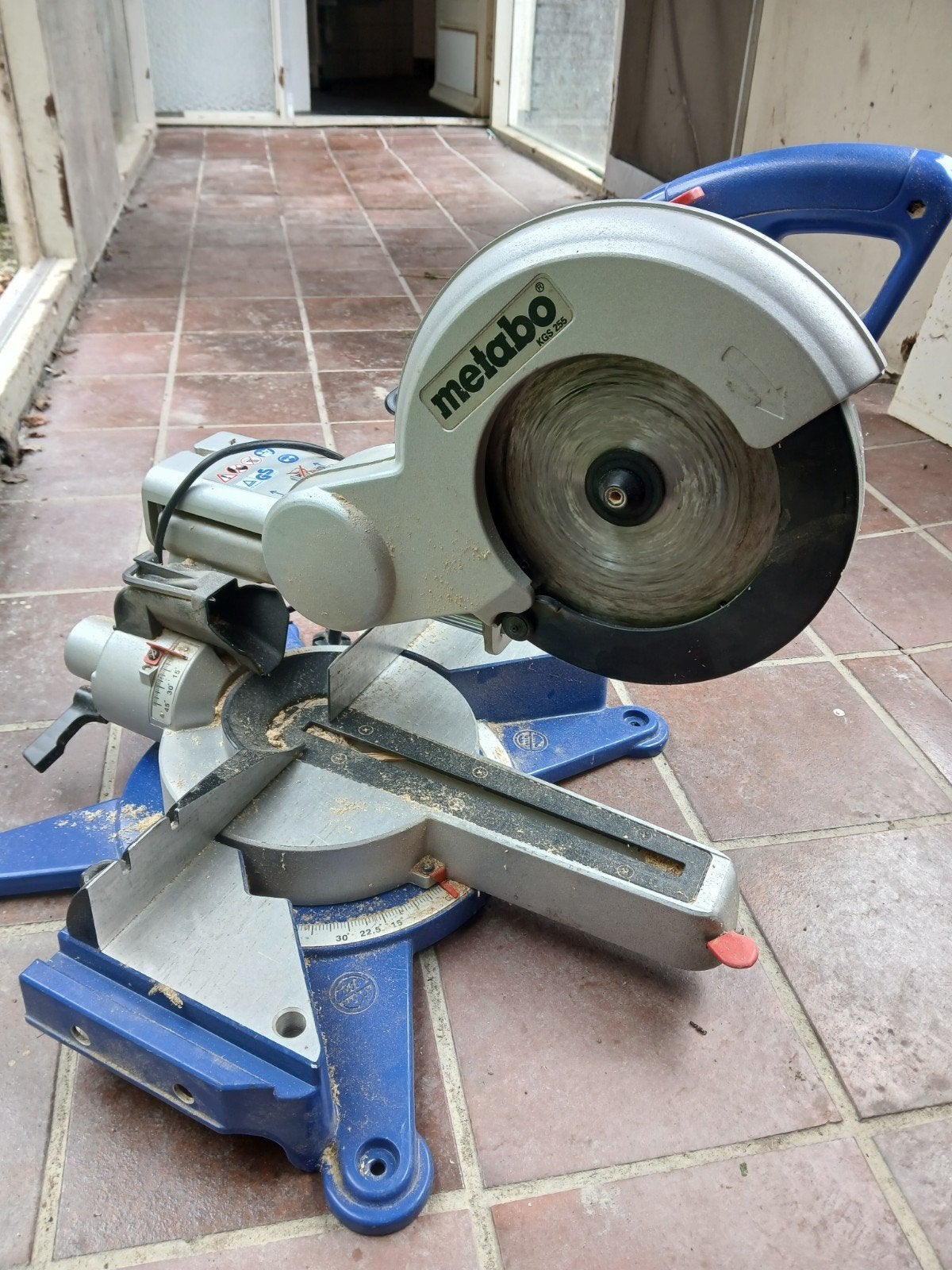 Metabo KGS 255 Afkortzaag - Gebruikt, Doe-het-zelf en Verbouw, Ophalen, Gebruikt, 70 mm of meer, Afkortzaag