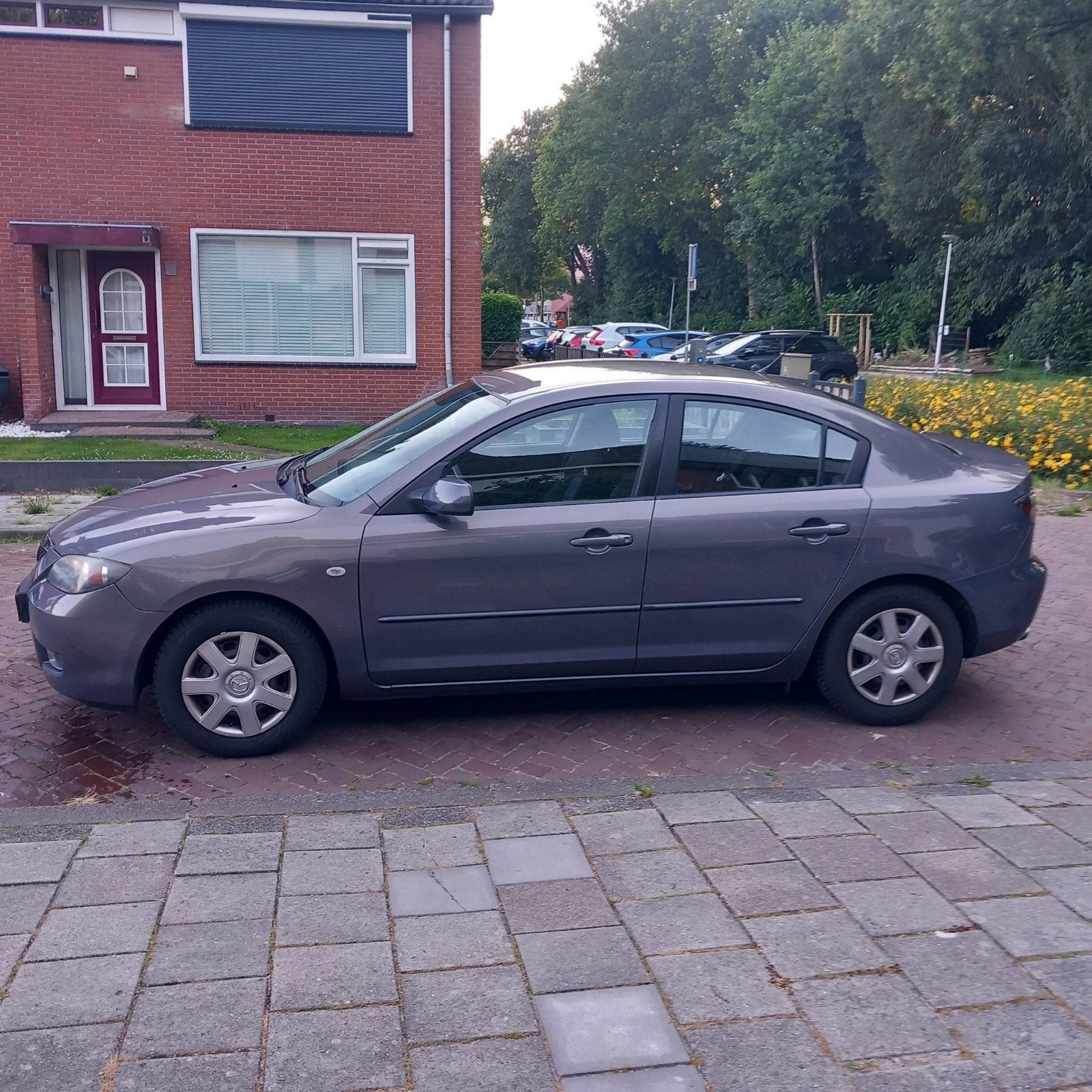 Mazda 3 1.6 Sedan 2008 Grijs, Auto's, Mazda, Voorwielaandrijving, Stof, 4 cilinders, 49 €/maand