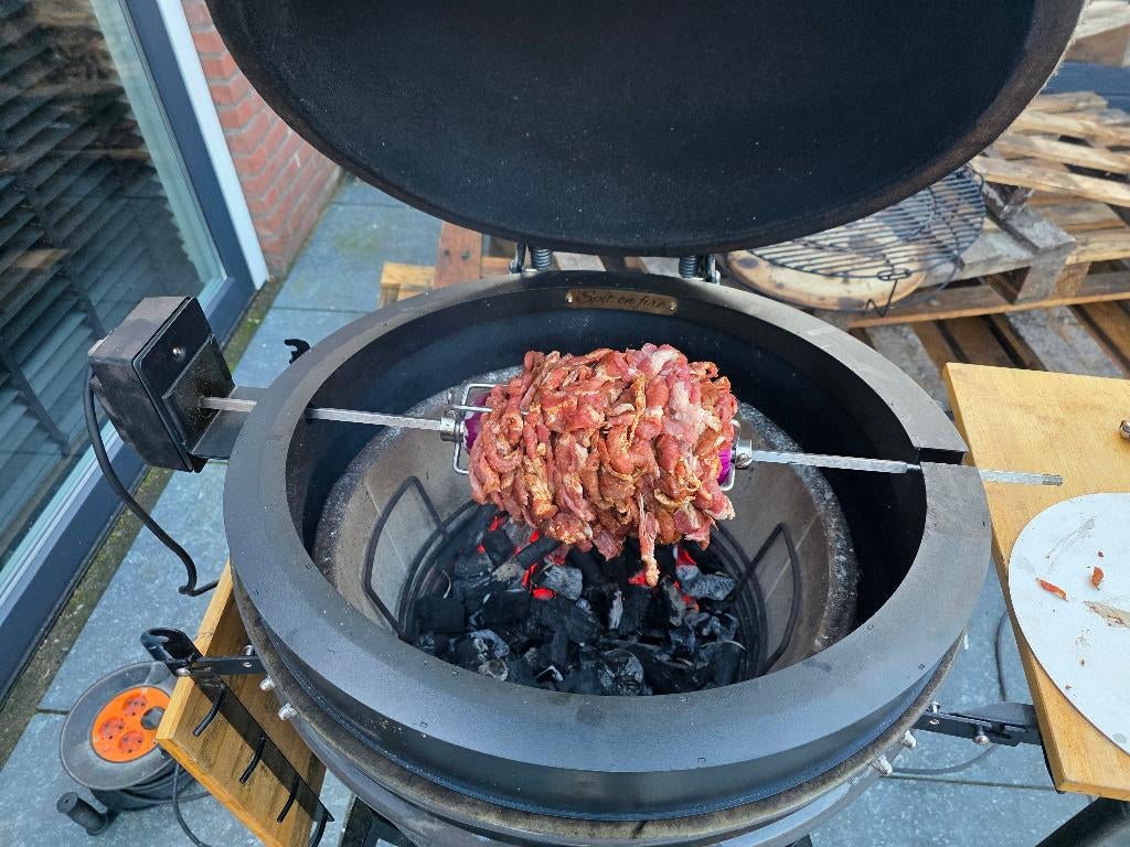 Spit on Fire Rotisserie – Kamado BBQ, Tuin en Terras, Barbecue-accessoires, Zo goed als nieuw, Ophalen