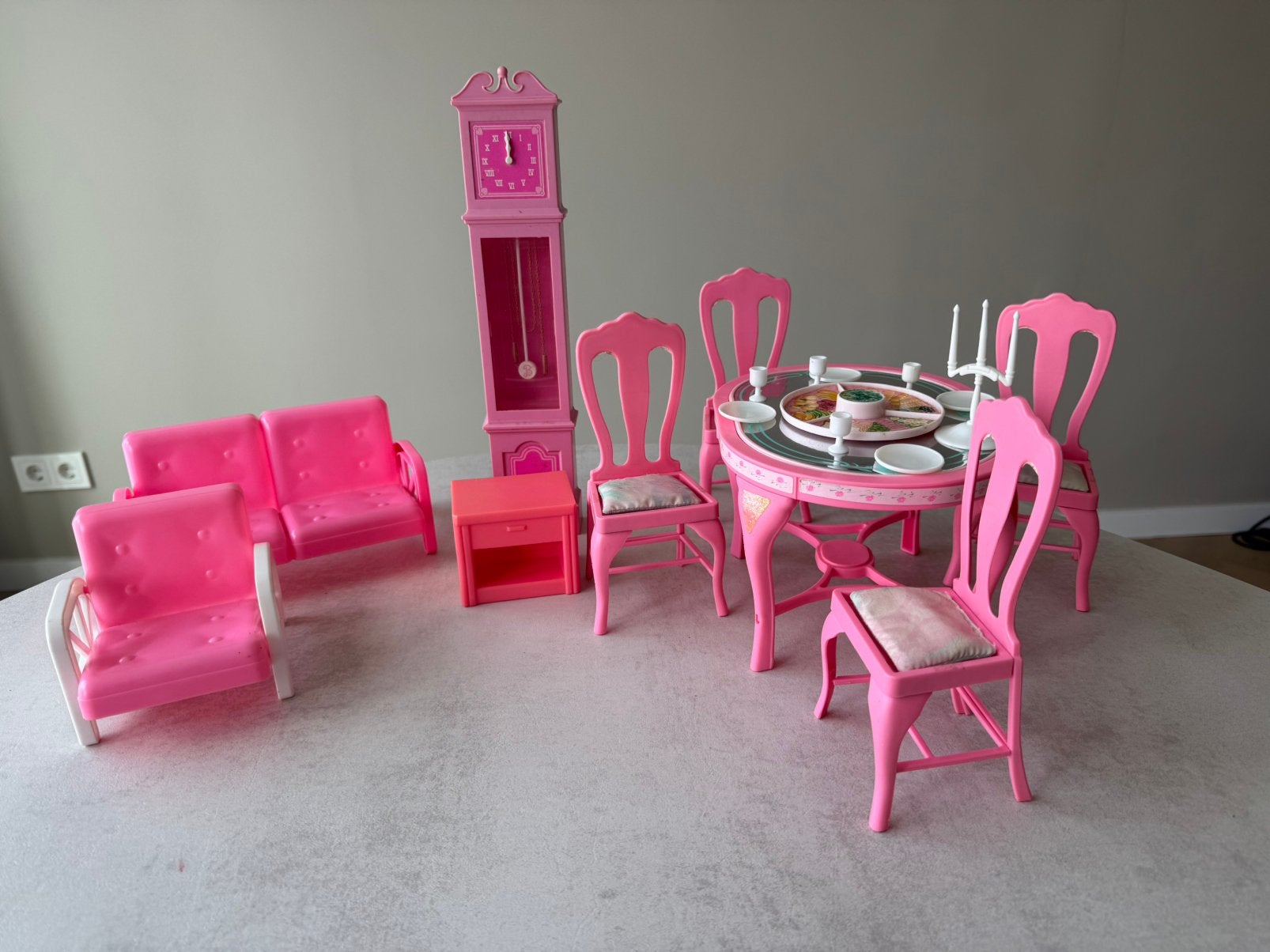 Barbie roze meubels bespeeld, Ophalen of Verzenden, Gebruikt, Poppenhuis