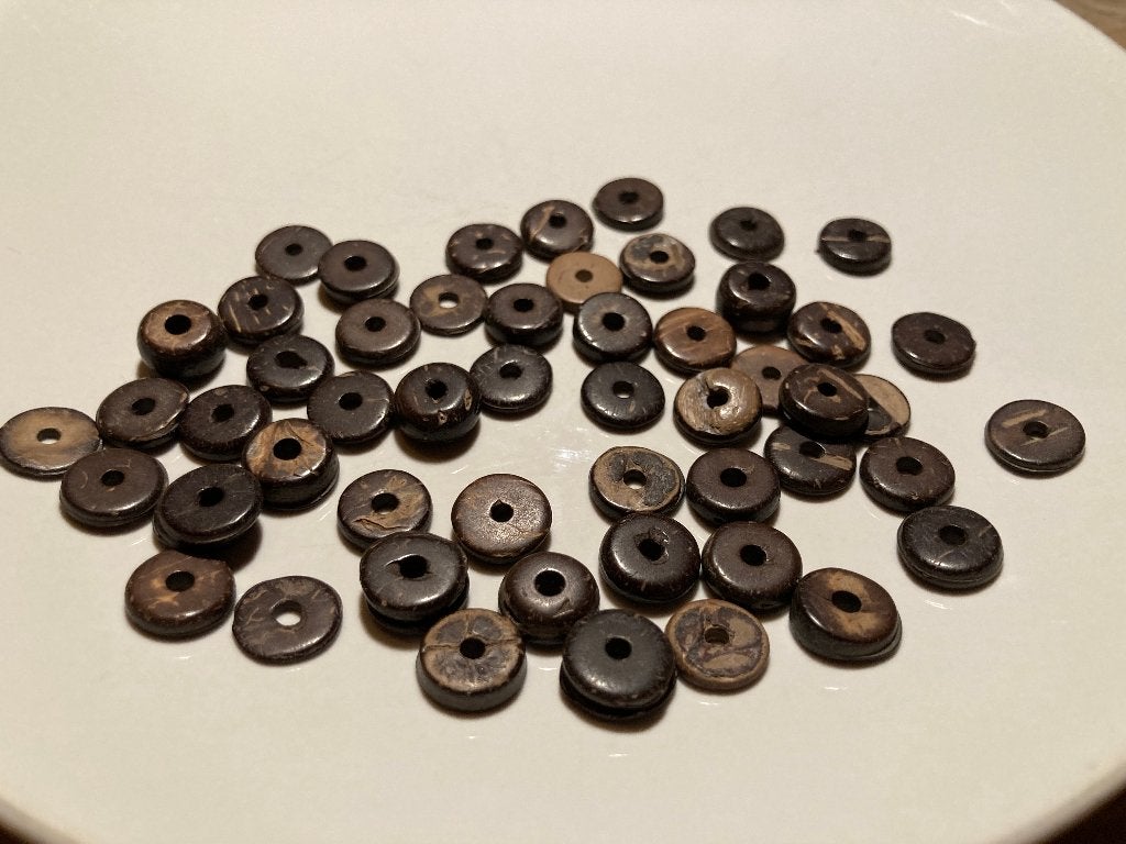Platte ronde houten bruine kralen (gemêleerd), Hobby en Vrije tijd, Kralen en Sieraden maken, Ophalen of Verzenden, Nieuw, Kraal