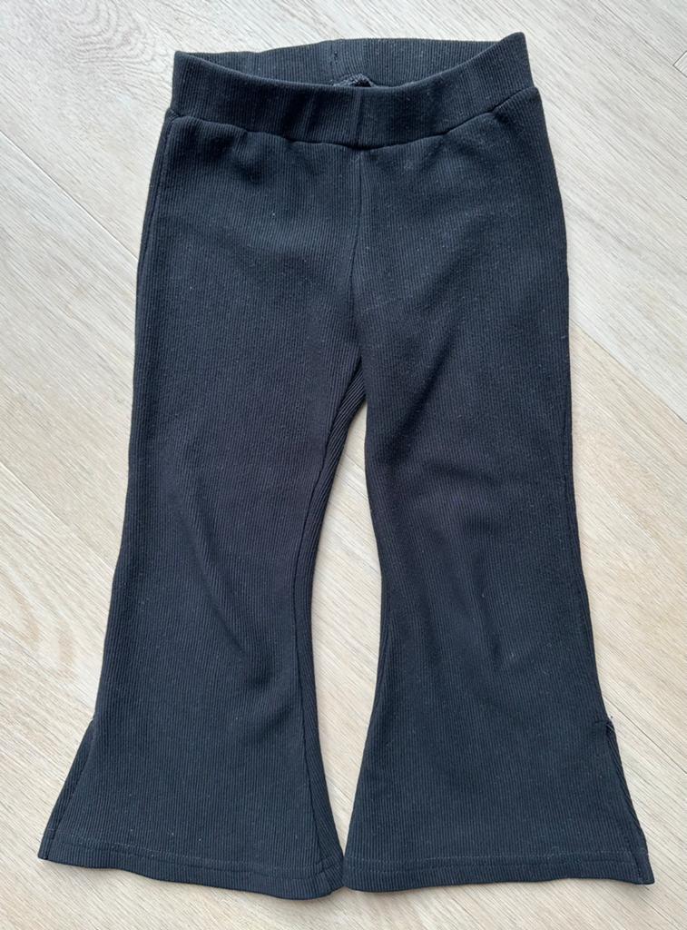 HEMA zwarte flared broek maat 86/92 | babykleding meisje, Ophalen of Verzenden, Zo goed als nieuw, Meisje, Broekje