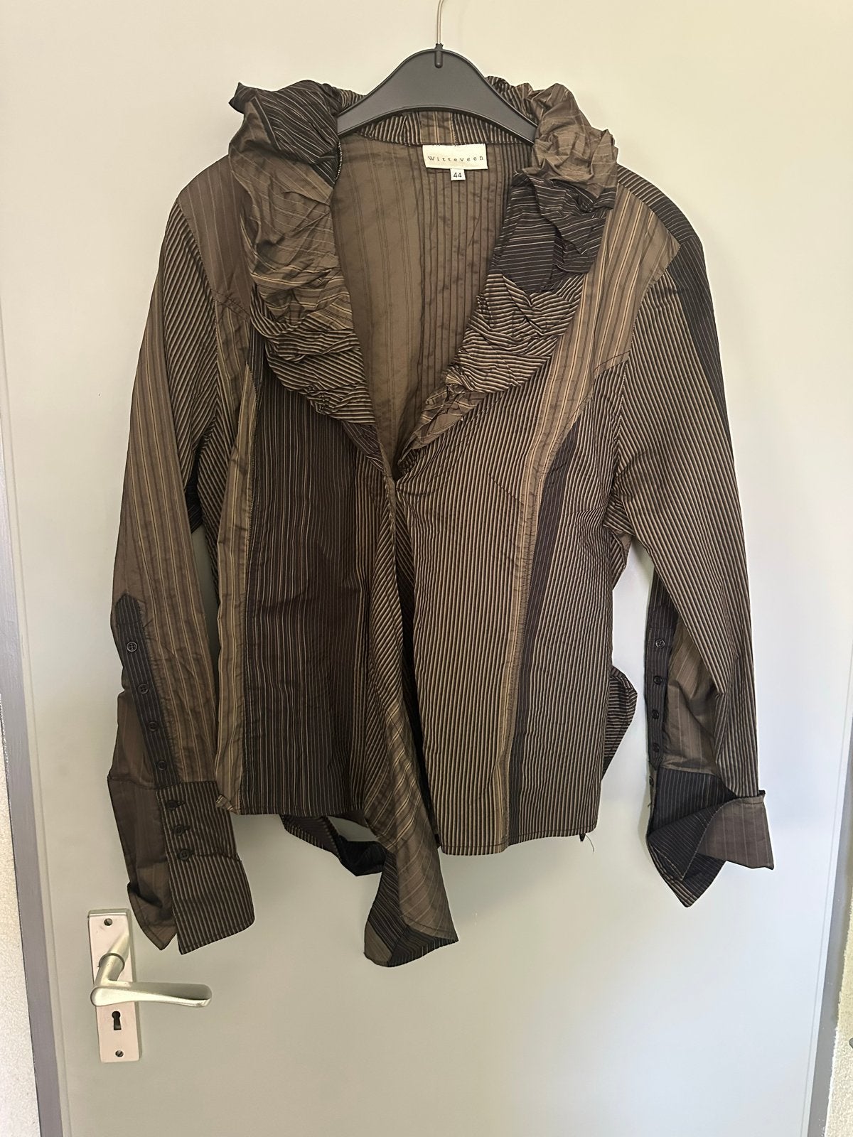 Witteveen gestreepte jasje/ blouse met ruches - Maat 44, Ophalen of Verzenden, Zo goed als nieuw, Maat 42/44 (L), Bruin