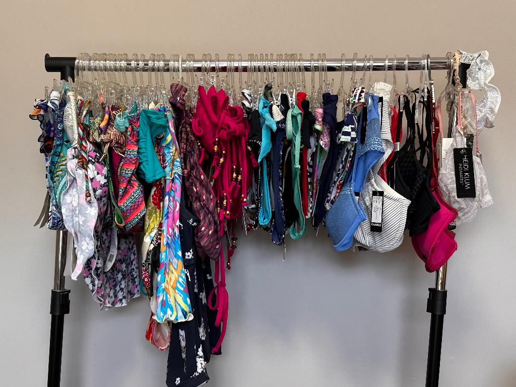 badmode en lingerie 56stuks nieuw met kaartjes en hanger, Kleding | Dames, Ophalen of Verzenden, Nieuw, Overige kleuren, Overige typen