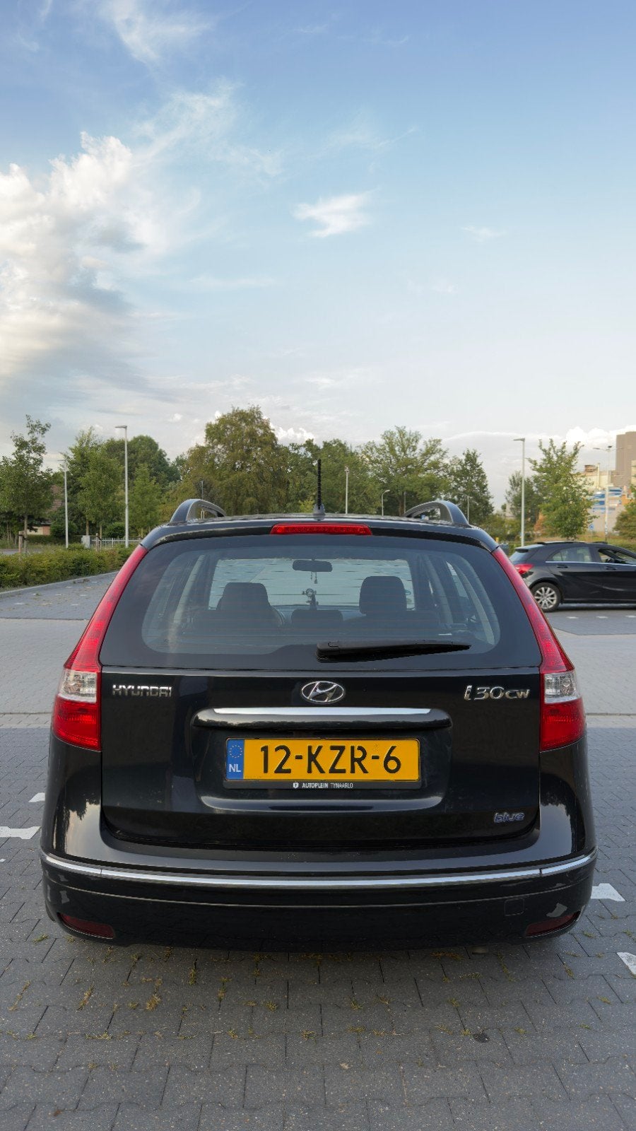 Hyundai i30 CW 2010 Zwart | Nwe apk, Auto's, Voorwielaandrijving, 4 cilinders, 1396 cc, Zwart