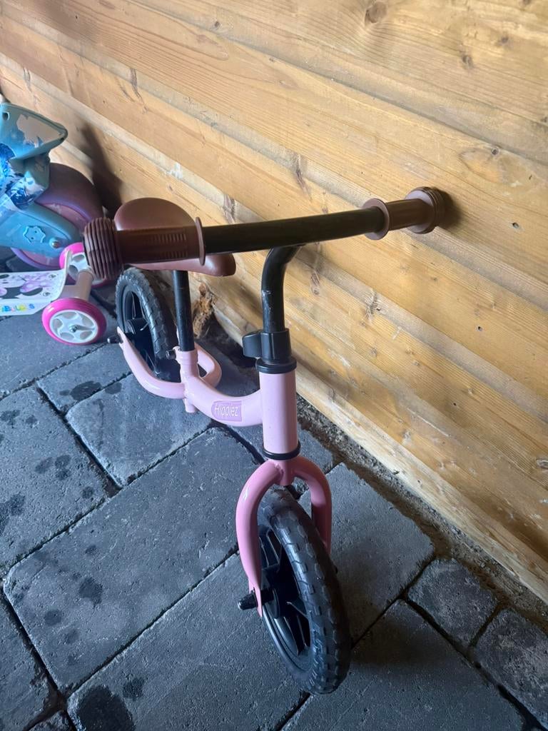 Loopfietsje roze hippiez, Fietsen en Brommers, Steps, Ophalen of Verzenden, Zo goed als nieuw, Gewone step