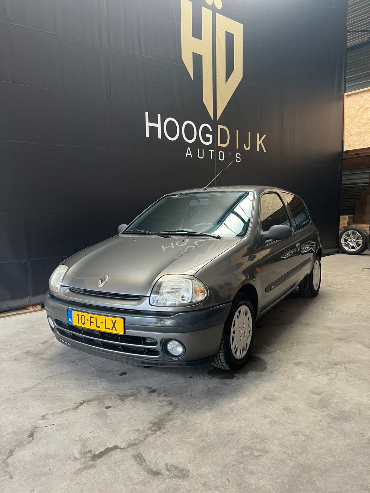 Renault Clio 1.4 RN AUT 99.000 km!! 2000 Grijs, Auto's, 74 pk, 31 €/maand, 4 cilinders, Bedrijf