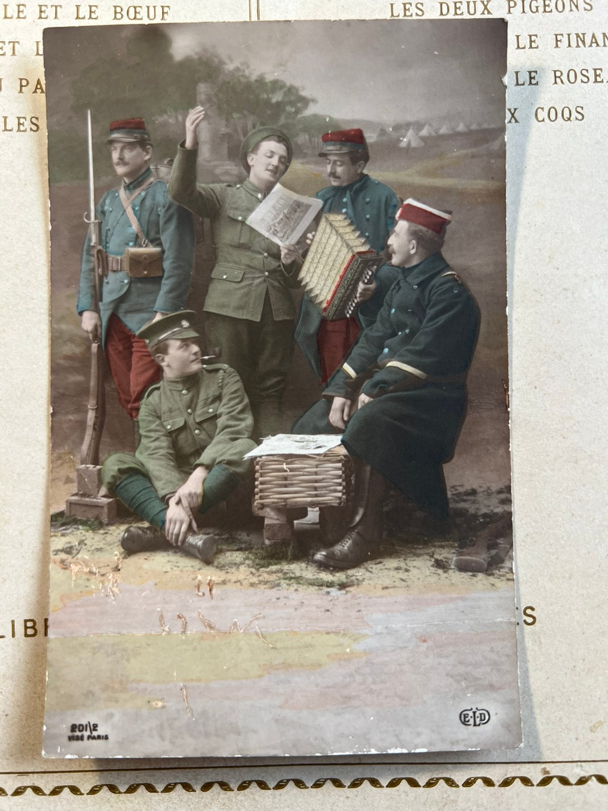 WO1 - Franse, Britse militairen zingen en maken muziek (GO), Ophalen of Verzenden, Voor 1920, Gelopen, Politiek en Historie