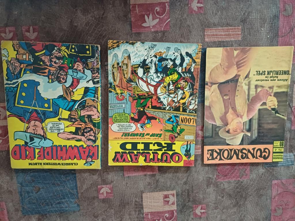 WESTERN COMICS - GUNSMOKE / RAWHIDE KID / OUTLAW KID, Eén comic, Ophalen of Verzenden, Gelezen, Amerika