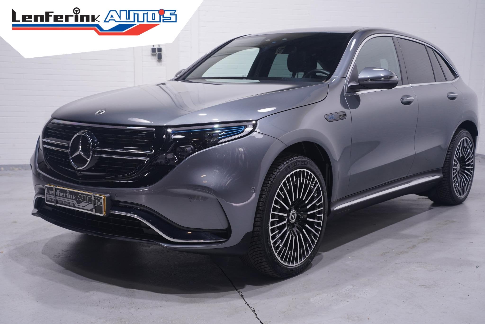 Mercedes-Benz EQC 400 4MATIC AMG Line 80 kWh 1e eigen. NAP S, Zwart, 80 kWh, Leder en Stof, Origineel Nederlands