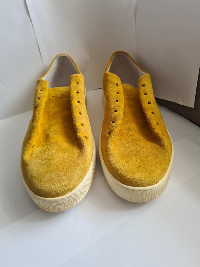 The Gom suede schoenen maat 42 met vergeelde zolen, Overige kleuren, Sneakers of Gympen, Gedragen, The Gom