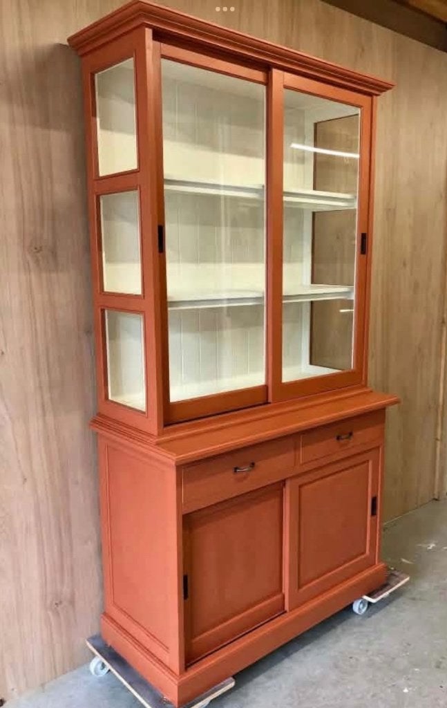 Foto 6 van Kast Troubadour u kiest de kleur wij spuiten de kast