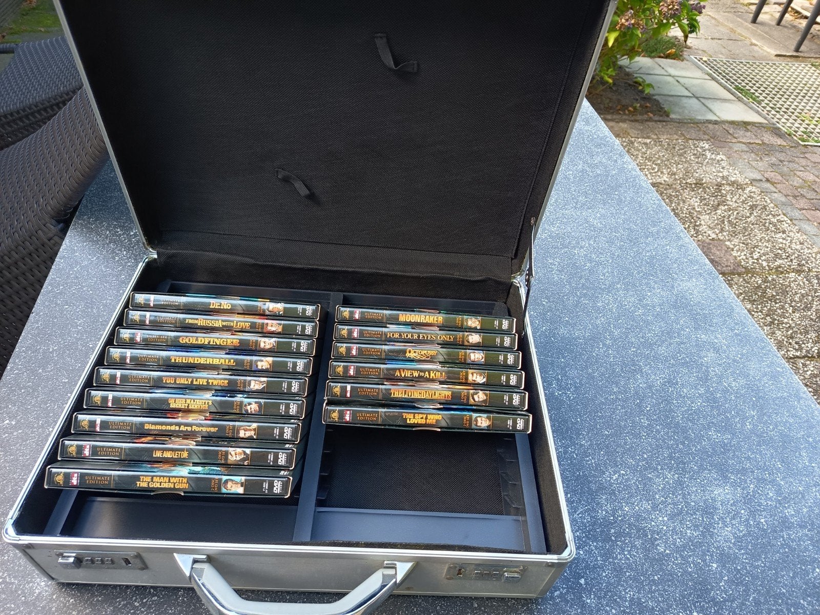 James Bond DVD Collectie in Koffer - Ultimate Edition, Ophalen, Nederlands, Inclusief doosje, Vanaf 12 jaar