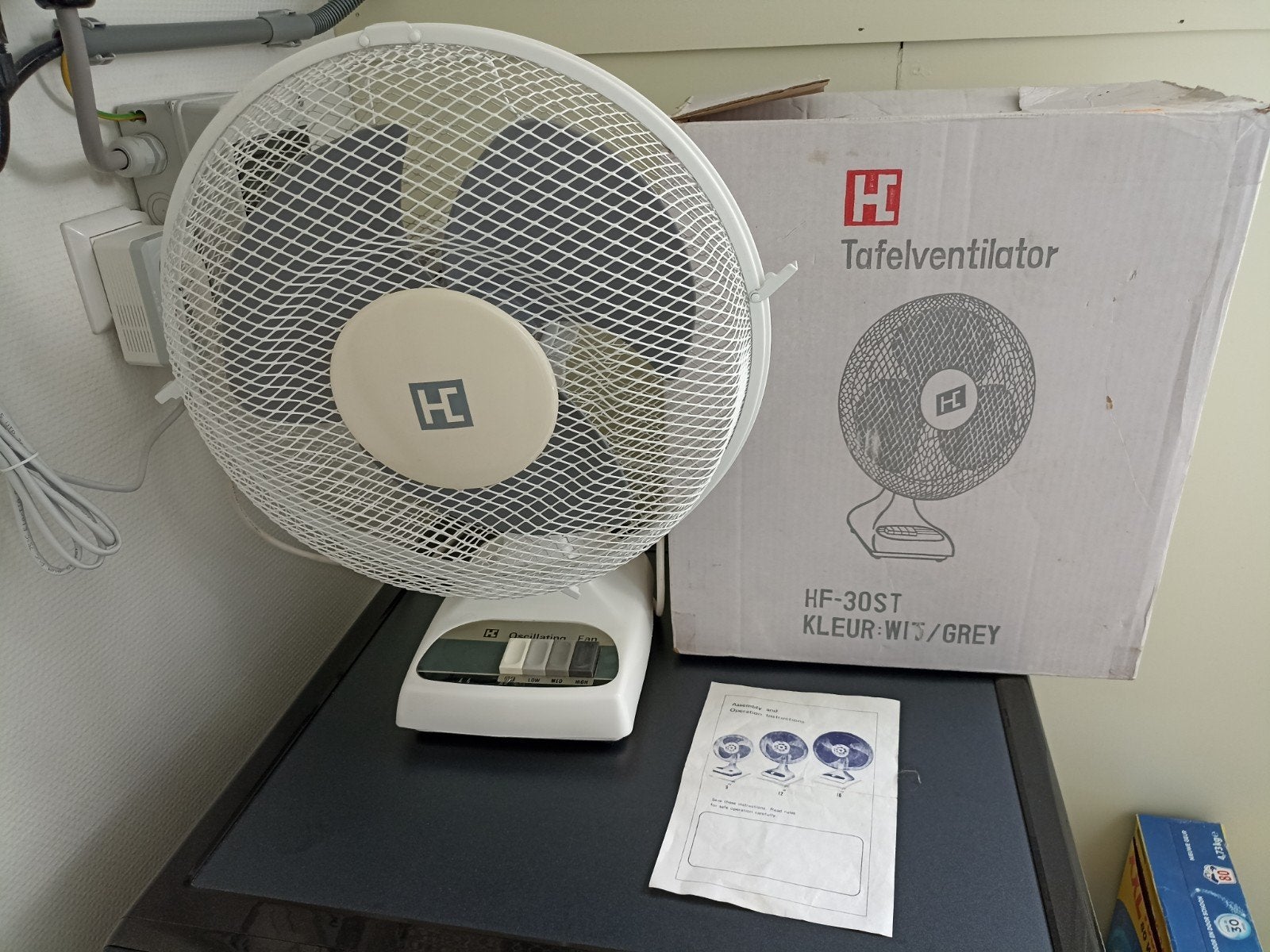 HF-30ST Tafelventilator Wit als nieuw.3 standen en heen/weer, Ophalen of Verzenden, Zo goed als nieuw, Tafelventilator