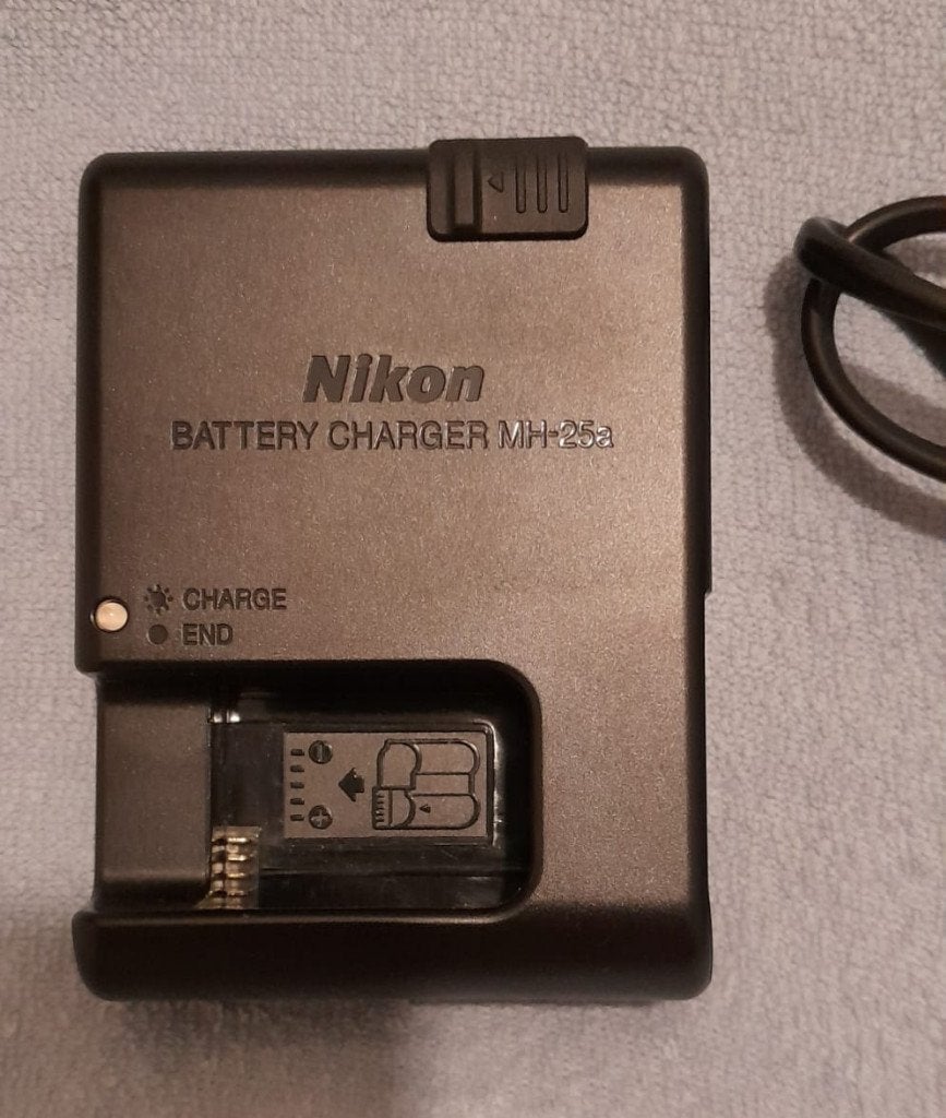Nikon MH-25a lader voor EN-EL15 accu, Ophalen of Verzenden, Zo goed als nieuw