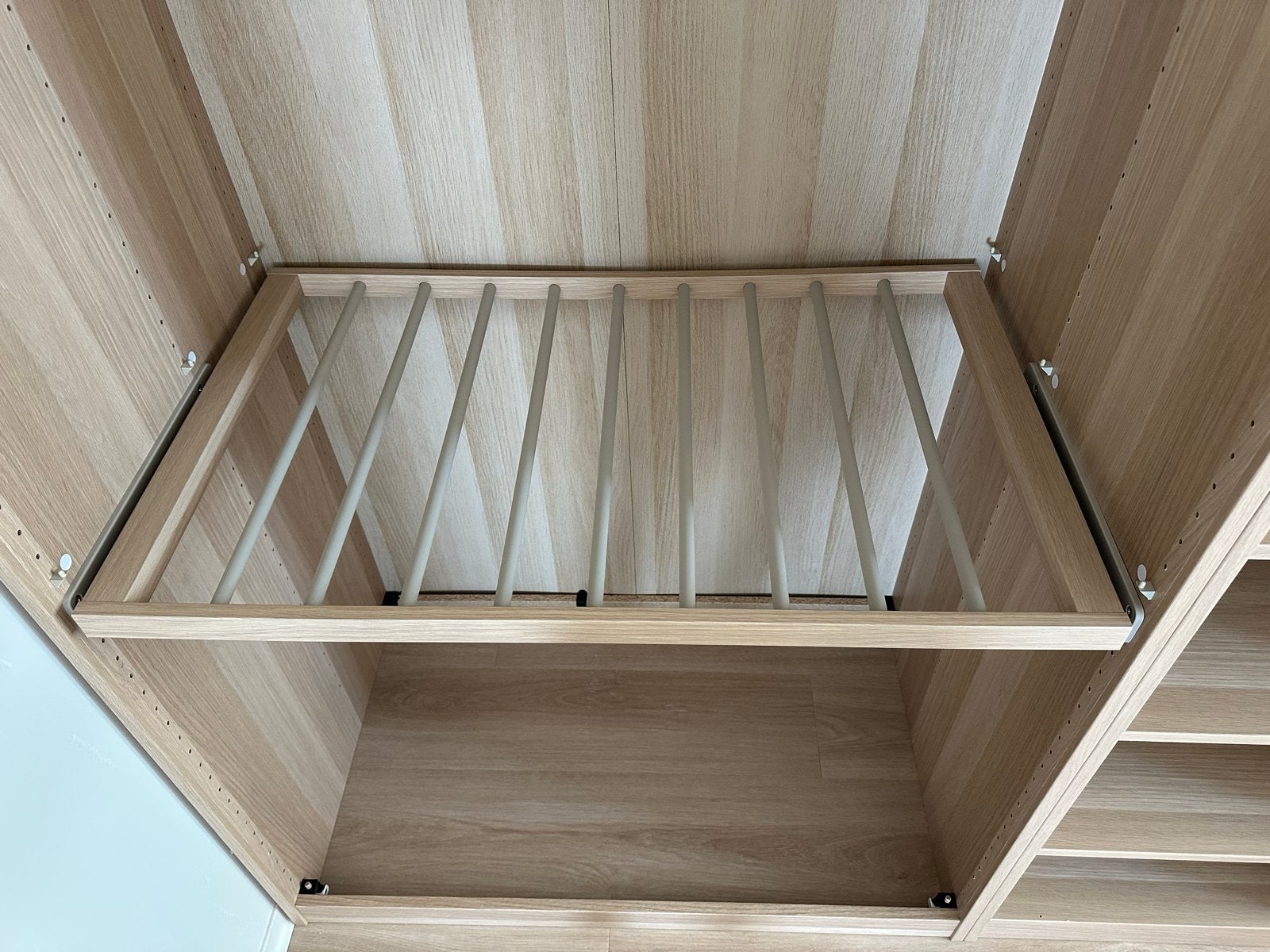 IKEA KOMPLEMENT Uittrekbare broekhanger, Huis en Inrichting, Ophalen, 50 tot 100 cm, Zo goed als nieuw, Minder dan 100 cm