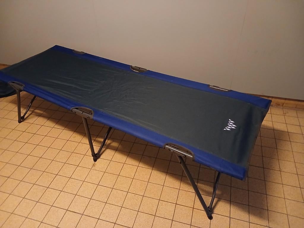 2 veldbedden, Caravans en Kamperen, Ophalen, Zo goed als nieuw, Overige
