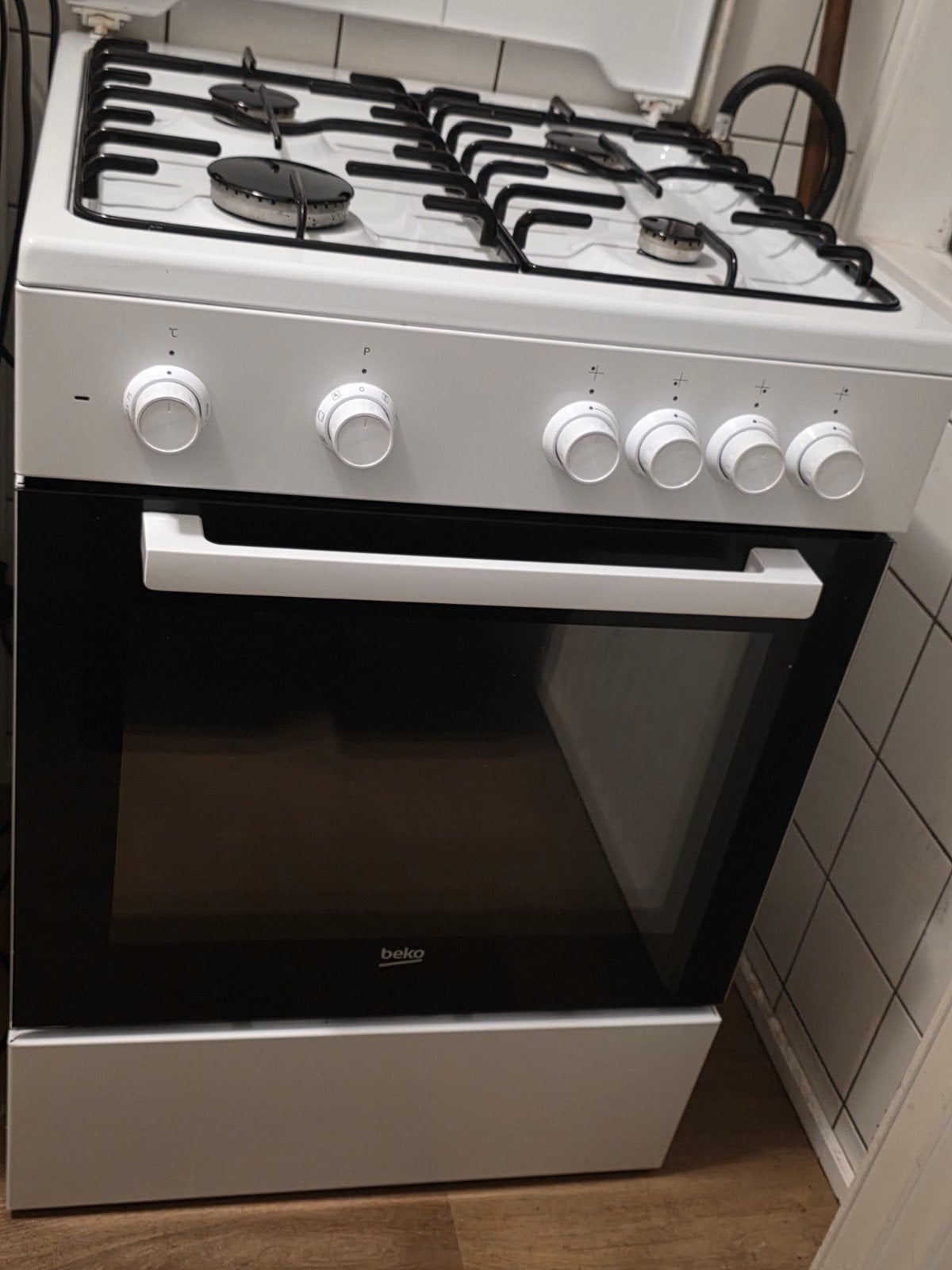 Beko Gasfornuis met Oven - Wit, 4 Pitten, Ophalen, Gebruikt, Grill, 4 kookzones