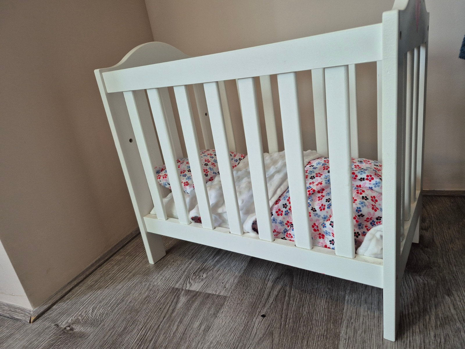 Poppenbedje ledikantje, Ophalen, Zo goed als nieuw, Babypop