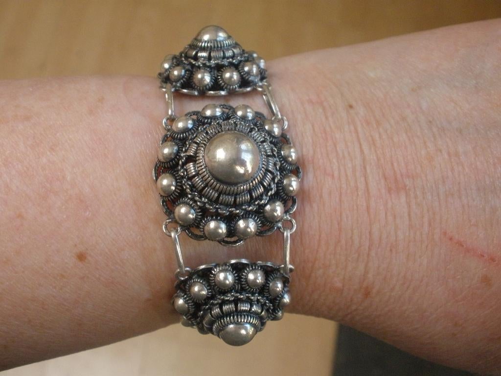 Zilveren Zeeuwse Armband met Grote Filligrain Zeeuwse Knopen, Ophalen of Verzenden, Zo goed als nieuw, Zilver, Zilver
