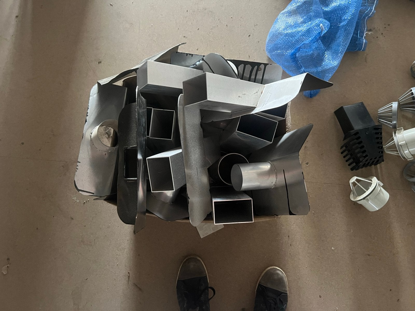 Diverse dakgoot- en afvoeronderdelen, aluminium en PVC, Ophalen, Afvoer, Gebruikt, Aluminium