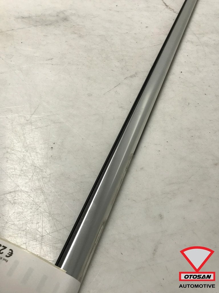 VW Arteon Portier Sierlijst Rubber RV Chroom 3G8837476F, Auto-onderdelen, Gebruikt, Volkswagen, Volkswagen AG, Berliner Ring 2
38440  Wolfsburg, DE