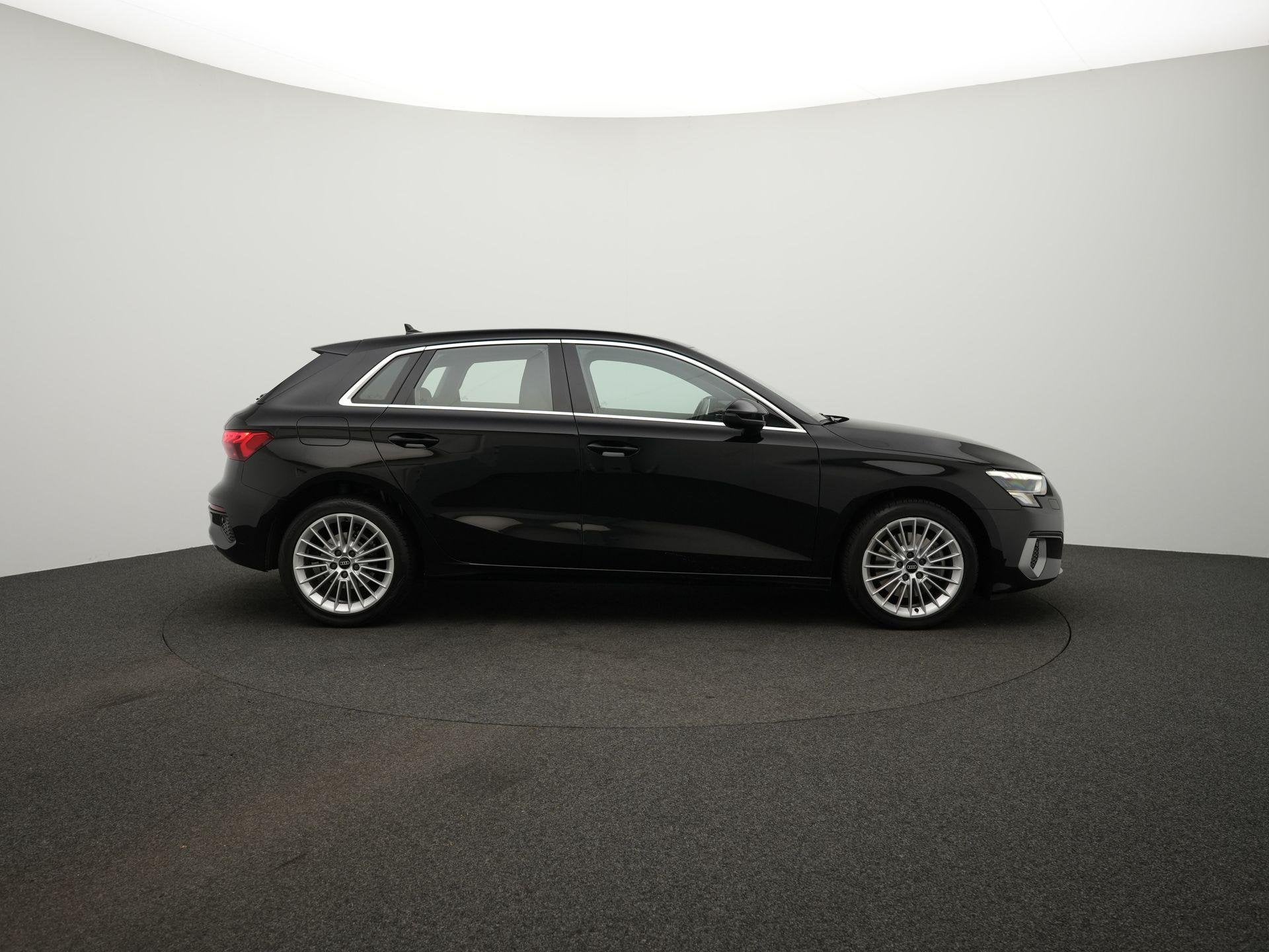 Audi A3 Sportback 30 TFSI 110pk S-tronic Business edition |, Stof, Gebruikt, Zwart, Origineel Nederlands