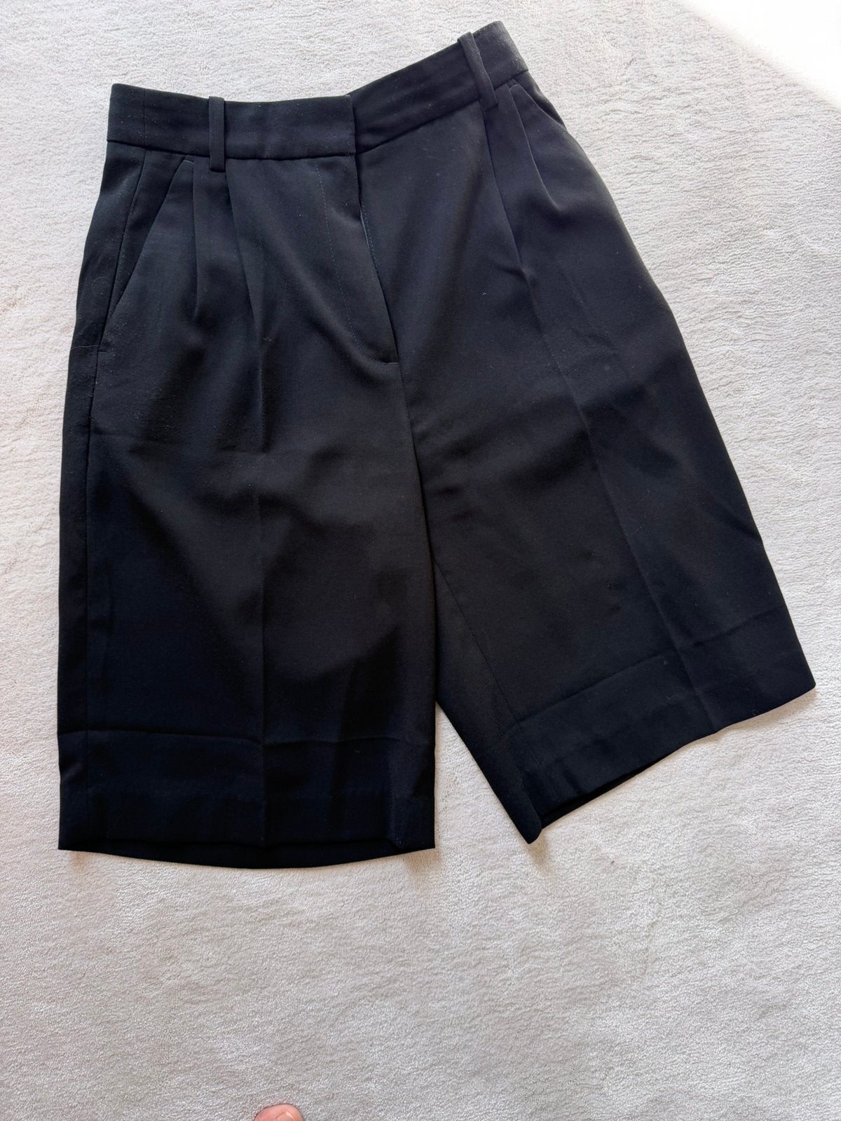 H&M bermuda pantalon shorts zwart maat 36 nieuw, Kleding | Dames, Kort, Zwart, Ophalen of Verzenden, Zo goed als nieuw