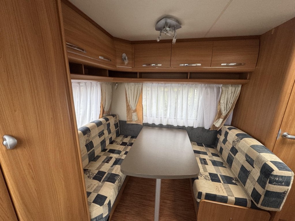 Hobby De Luxe 440 SF Voortent,Fietsendrager, Caravans en Kamperen, Hobby, Bedrijf, Treinzit, Schokbreker