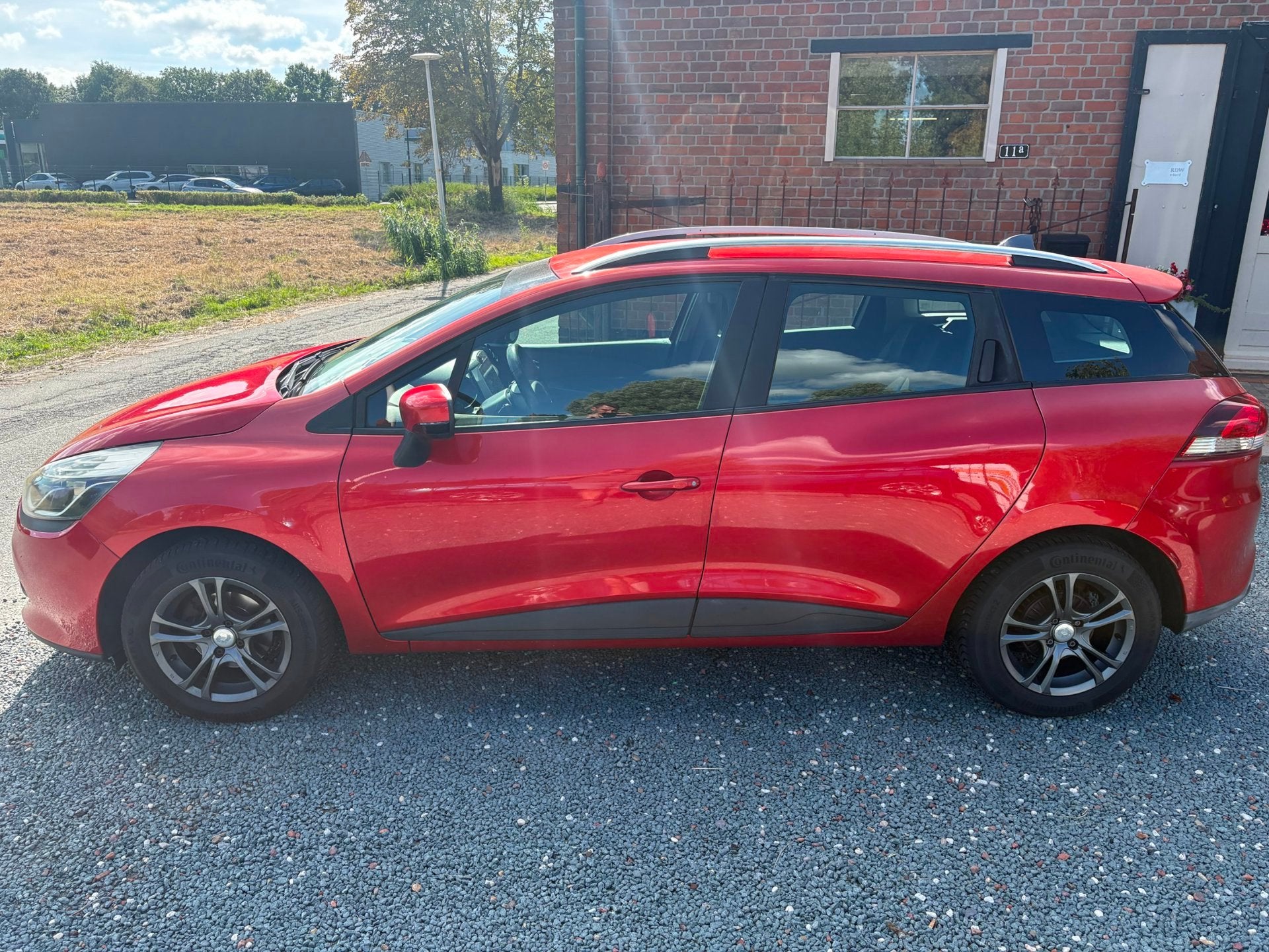 Renault Clio Estate 0.9 TCe Expression ( Airco + Navigatie ), Voorwielaandrijving, Stof, Zwart, Handgeschakeld