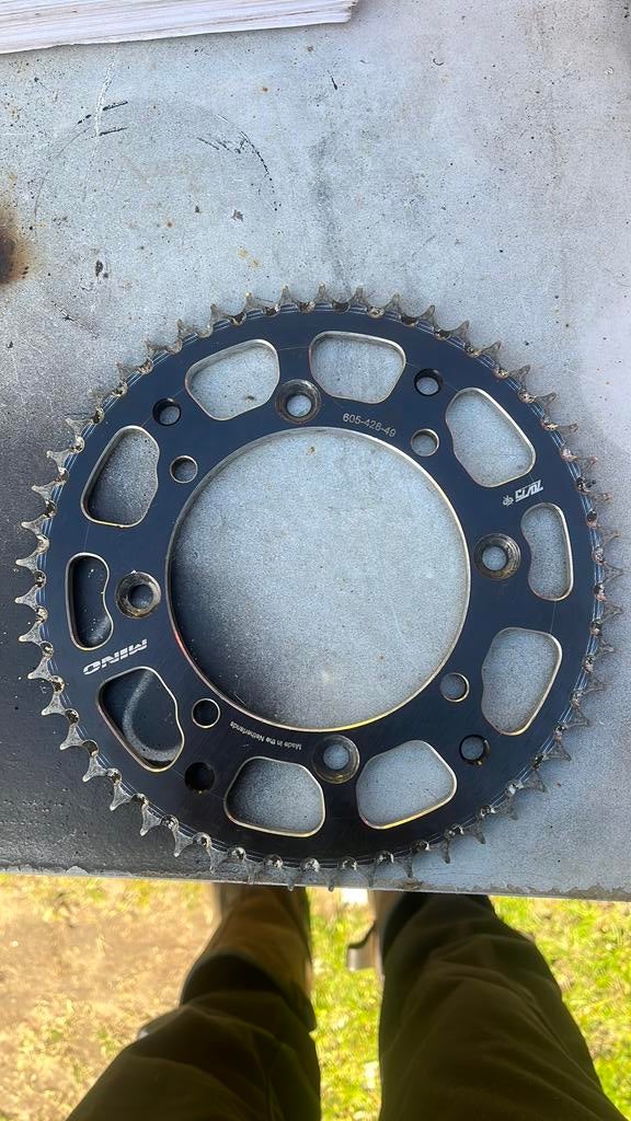 Aluminium tandwiel suzuki rm85 49 tand, Motoren, Ophalen of Verzenden, Gebruikt
