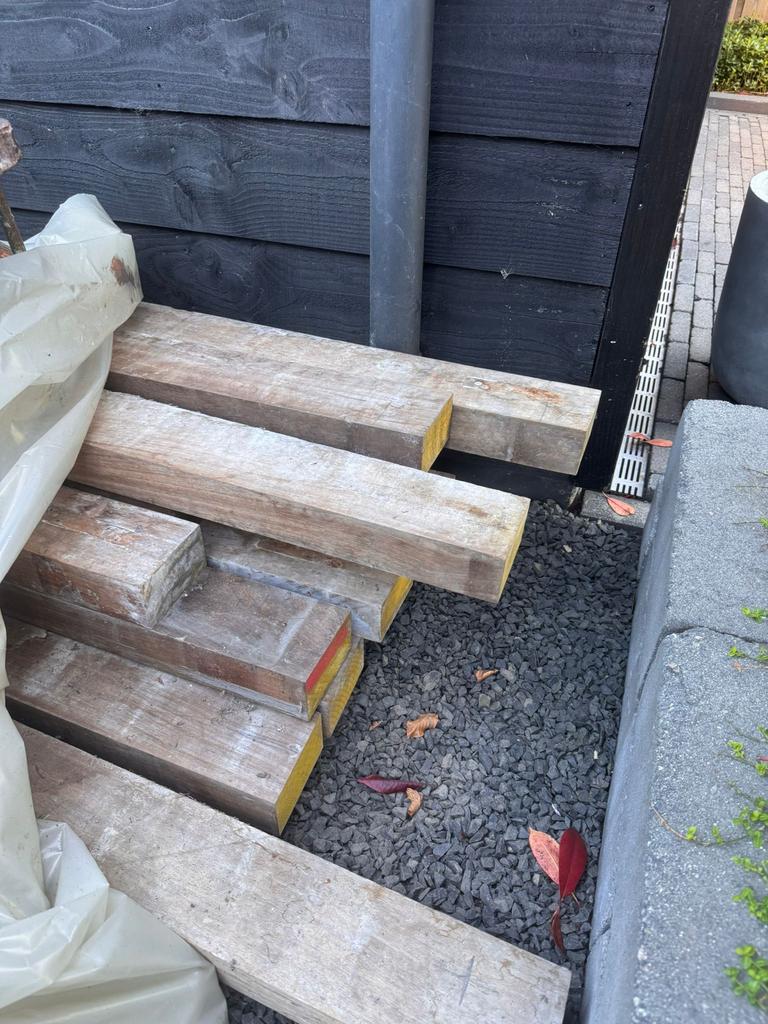 16 Meranti hardhouten balken 70x120x4000 mm, Doe-het-zelf en Verbouw, Hout en Planken, Ophalen, Gebruikt, Balk, Overige houtsoorten