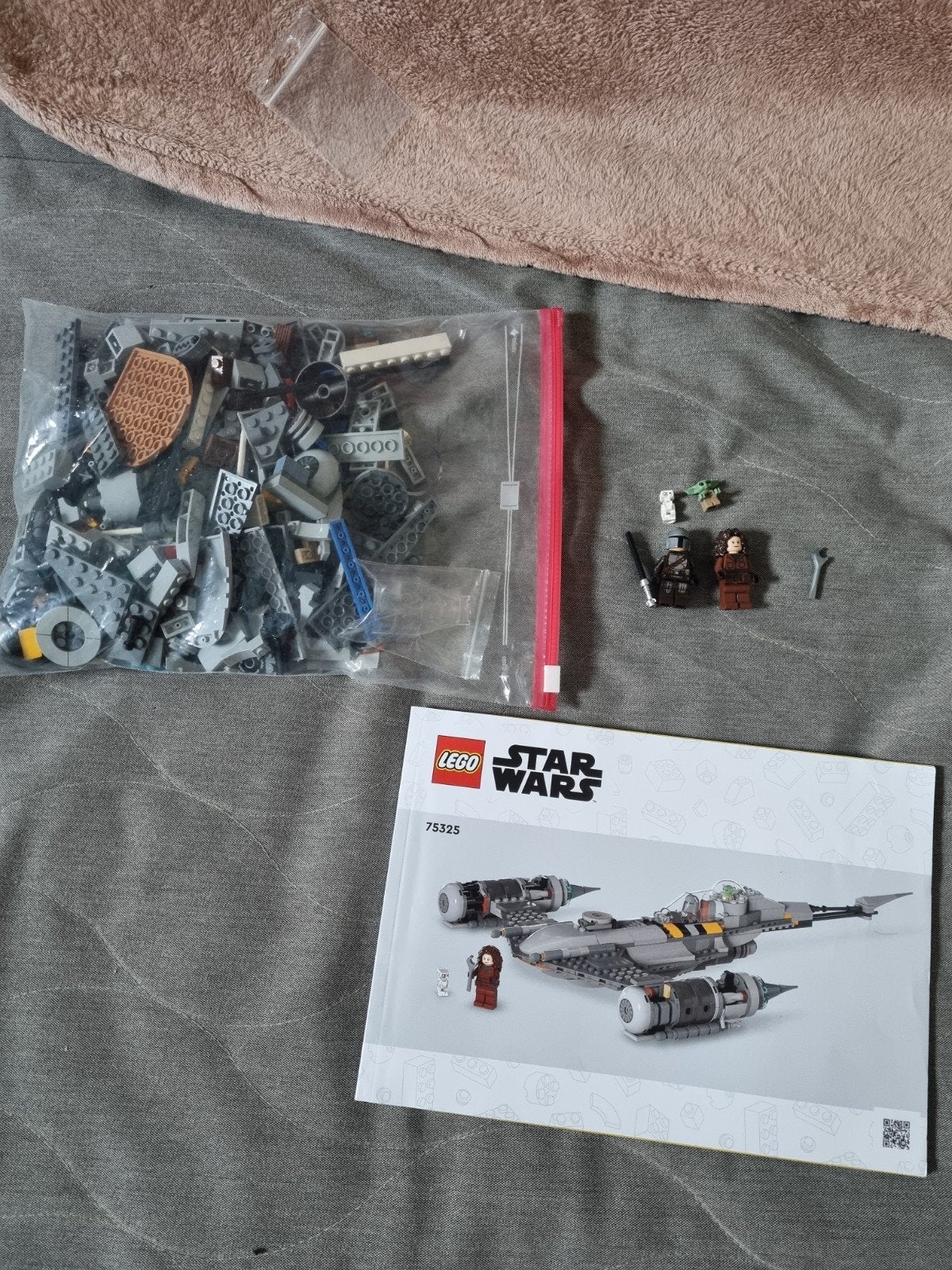 Lego star wars 75325 mandalorian's N-1 starfighter, Kinderen en Baby's, Speelgoed | Duplo en Lego, Ophalen of Verzenden, Zo goed als nieuw