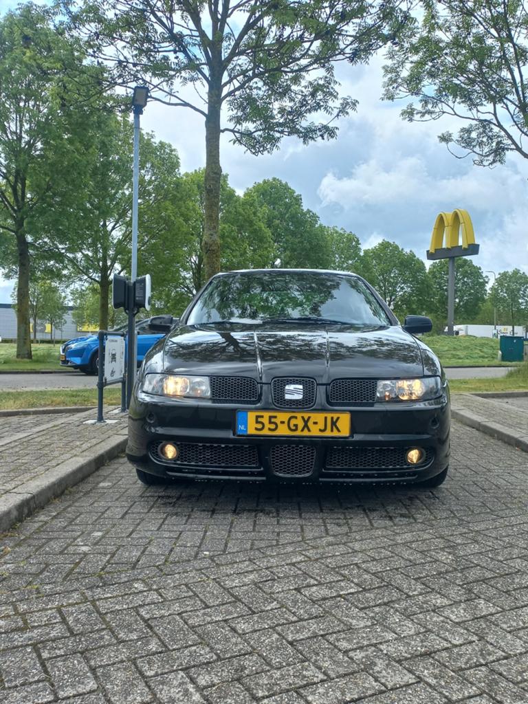Seat Leon 2.8 VR6 150KW 4WD 2001 Zwart, Auto's, Seat, Leon, Zwart, Origineel Nederlands, Vierwielaandrijving