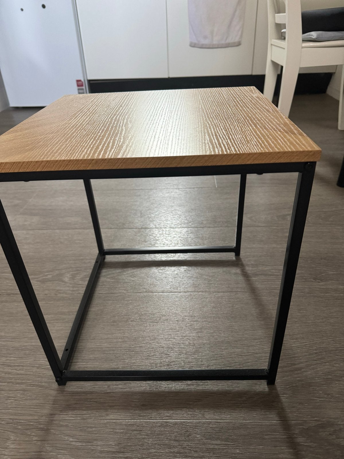 Bijzettafel met houten blad en metalen frame, Ophalen, Minder dan 45 cm, Minder dan 55 cm, Vierkant