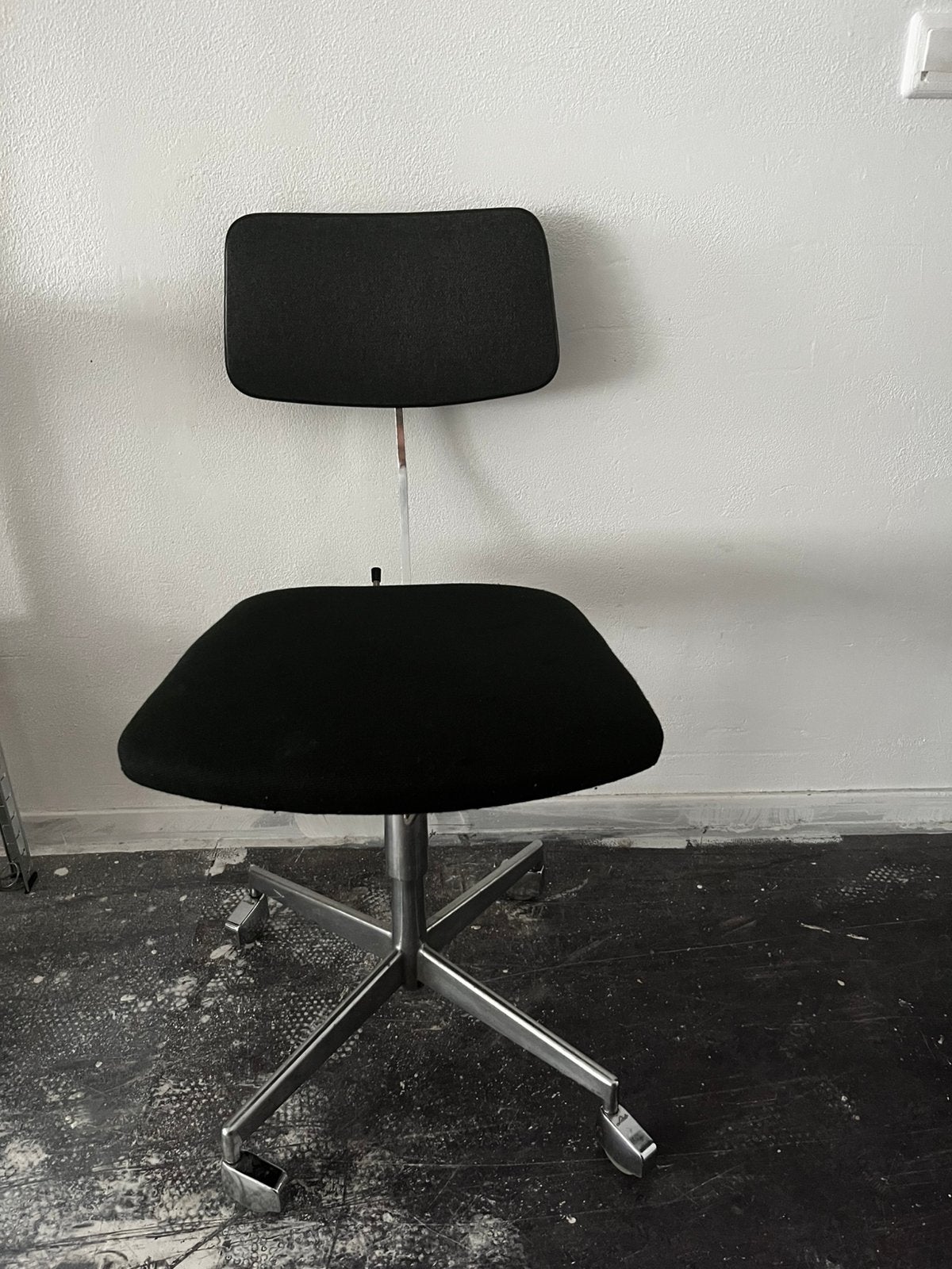 Mooie designer bureaustoel - Labofa, Huis en Inrichting, Ophalen, Gebruikt, Zwart, Bureaustoel