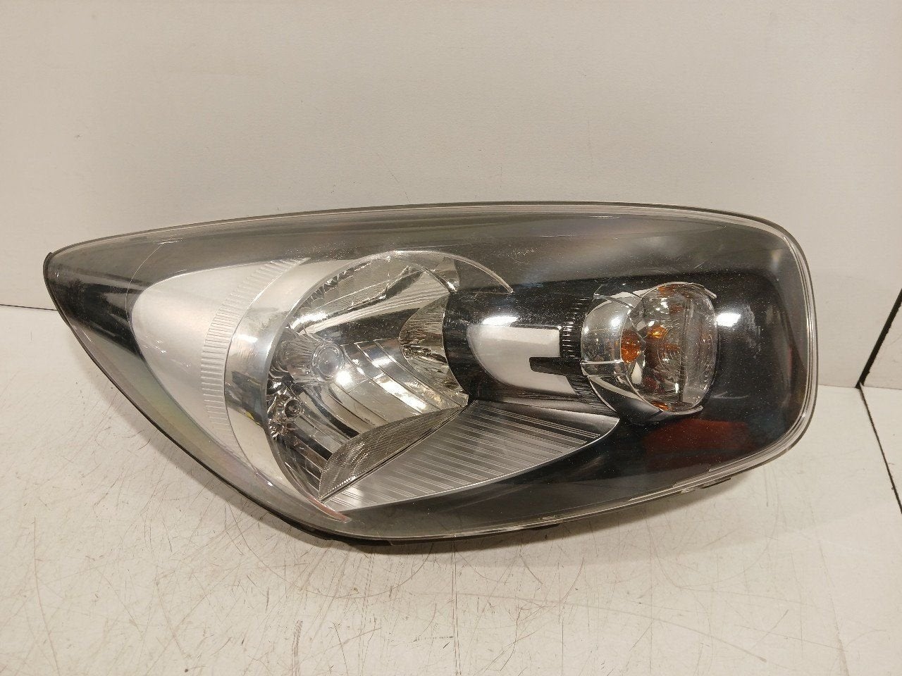 Koplamp rechts Kia Picanto, Onderdelen@venauto.nl, Van der Ven Autorecycling B.V., Ettenseweg 76, 4706 PB Roosendaal, The Netherlands